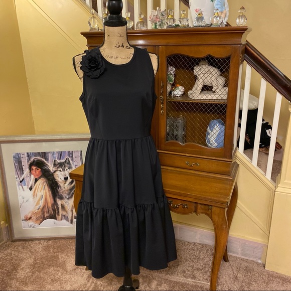 ❤️Kate Spade Black Corsage Fit and Flare Dress.